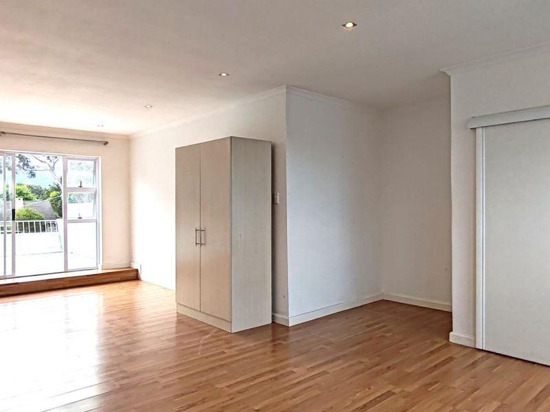 Spectacular and Incredibly Spacious 1-Bedroom Duplex Apartment in Bergvliet Vistas - Photo 8