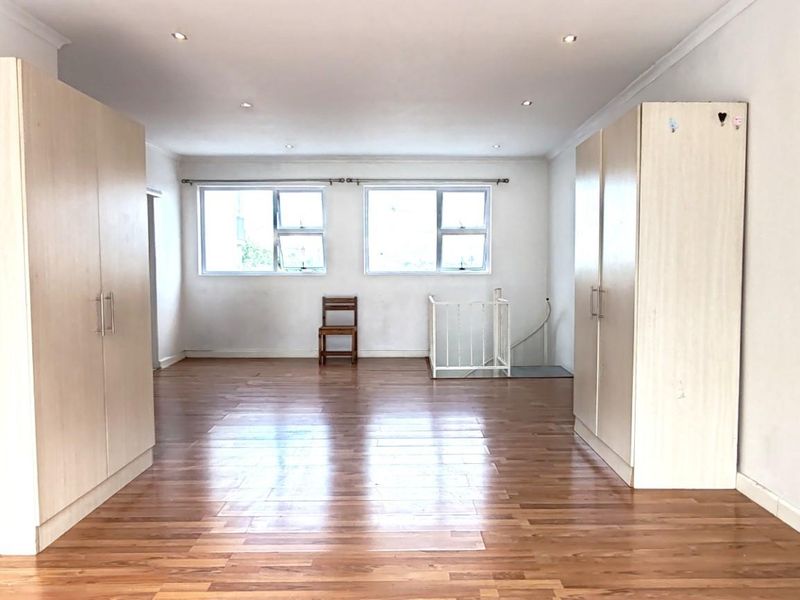 Spectacular and Incredibly Spacious 1-Bedroom Duplex Apartment in Bergvliet Vistas - Photo 7