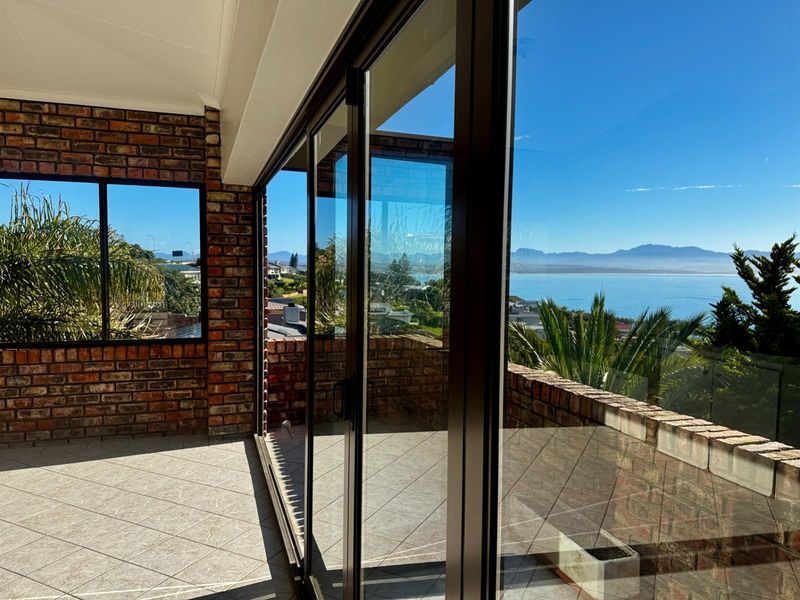 House For Sale in Santos Bay, Mossel Bay - Photo 3