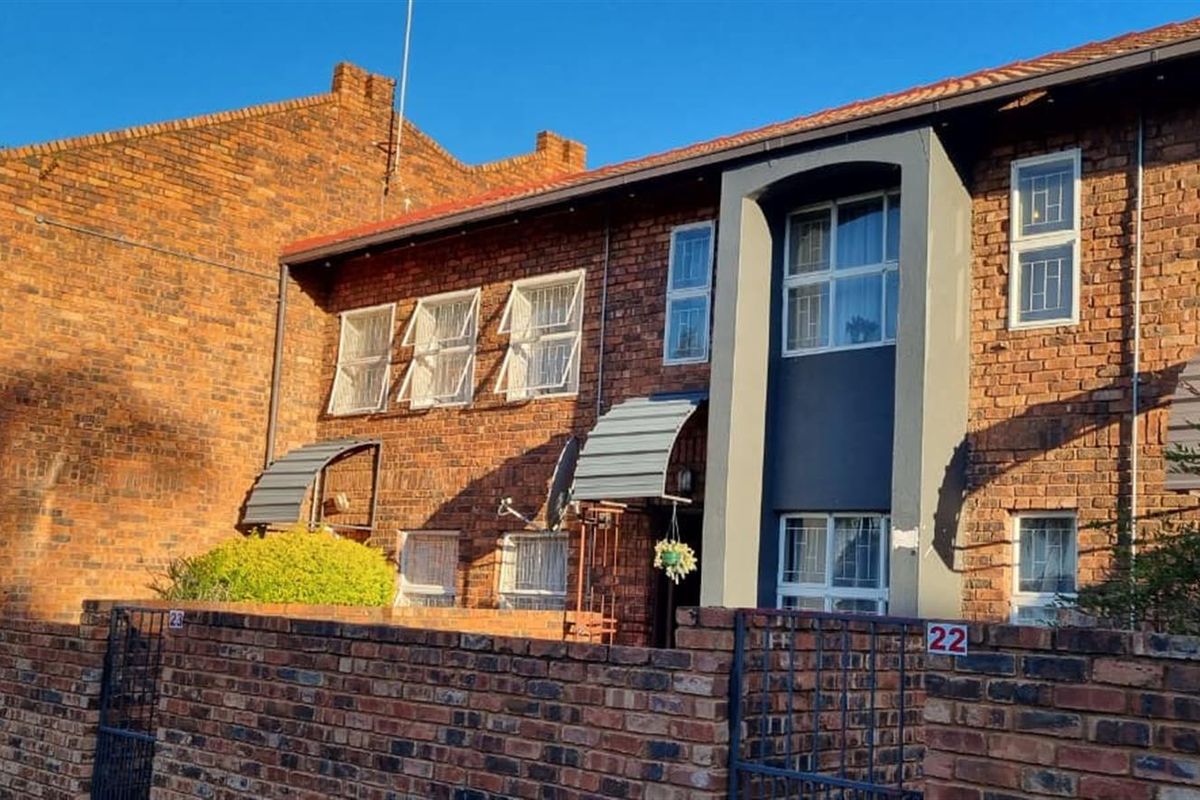 Easy Living in Sought-After Serene Place, Townhouse For Sale in Garsfontein, Pretoria - Photo 2