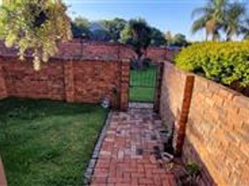 Easy Living in Sought-After Serene Place, Townhouse For Sale in Garsfontein, Pretoria - Photo 10