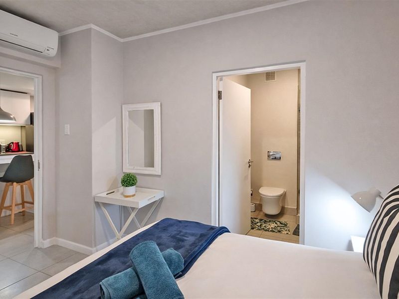 Available immediately! Beautifully Furnished 2-bed, 2-bath apartment to let in Sibaya Precinct - Photo 10
