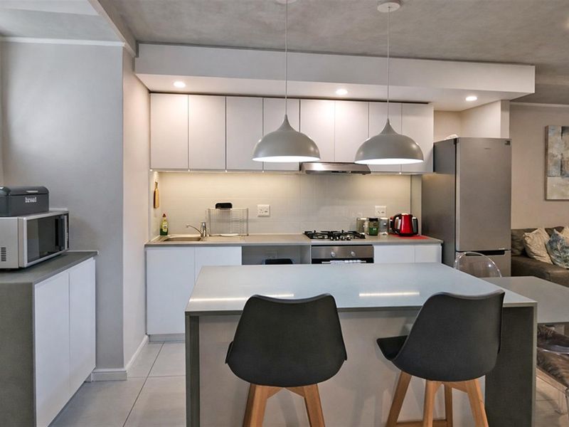 Available immediately! Beautifully Furnished 2-bed, 2-bath apartment to let in Sibaya Precinct - Photo 6