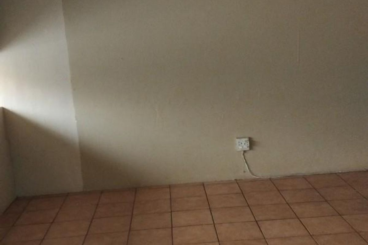 Retail Space To Rent in Florida, Roodepoort - Photo 2