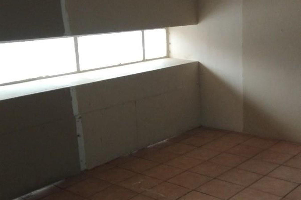 Retail Space To Rent in Florida, Roodepoort - Photo 3