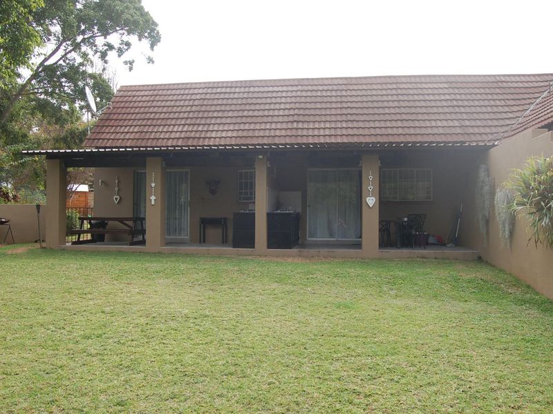 Income-Generating Airbnb, Smallholding Near University of Mpumalanga - Photo 2
