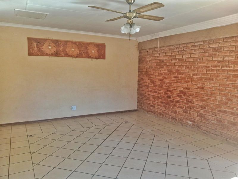 House To Rent in Hesteapark, Akasia, prime rental opportunity in Pretoria North - Photo 10