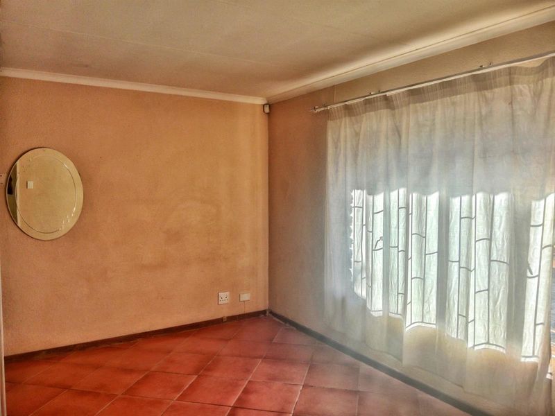 House To Rent in Hesteapark, Akasia, prime rental opportunity in Pretoria North - Photo 3