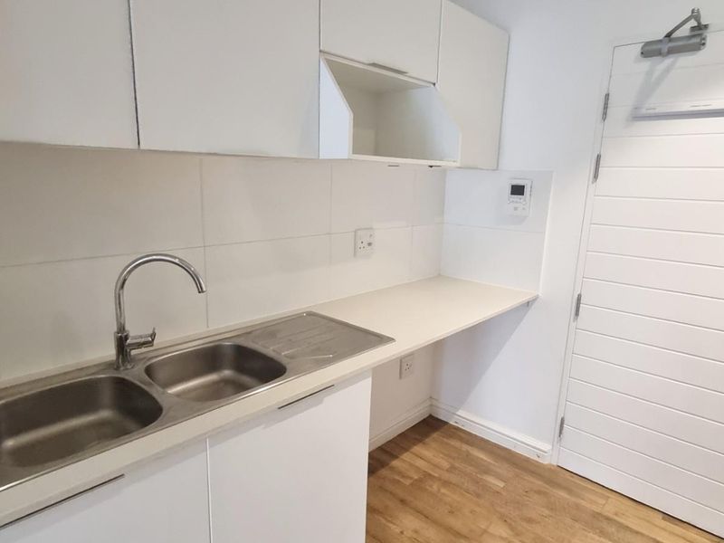 Modern 2 bed 2 bath apartment available - Newlands Terrace, Newlands - Photo 6