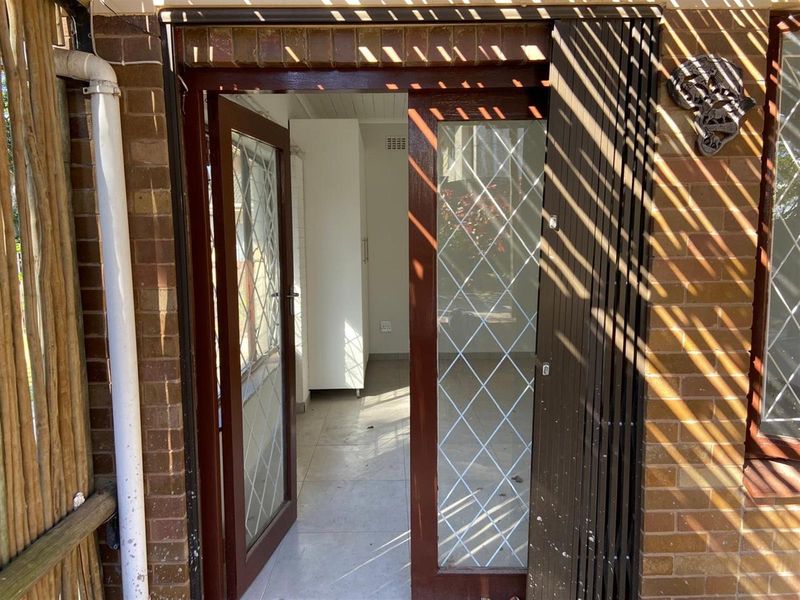 Cottage To Rent in Athlone Park, Amanzimtoti, KwaZulu Natal - Photo 10
