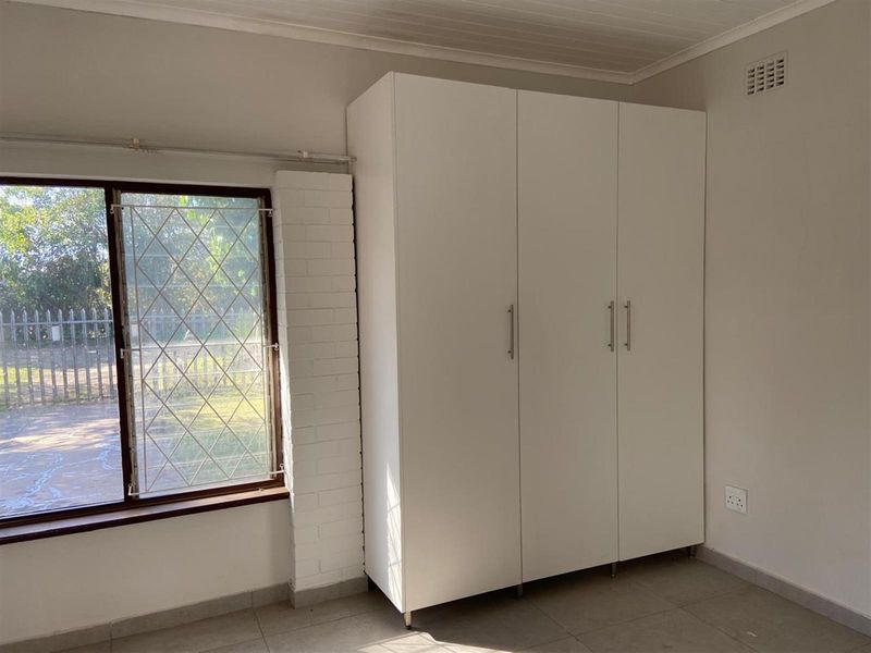 Cottage To Rent in Athlone Park, Amanzimtoti, KwaZulu Natal - Photo 5