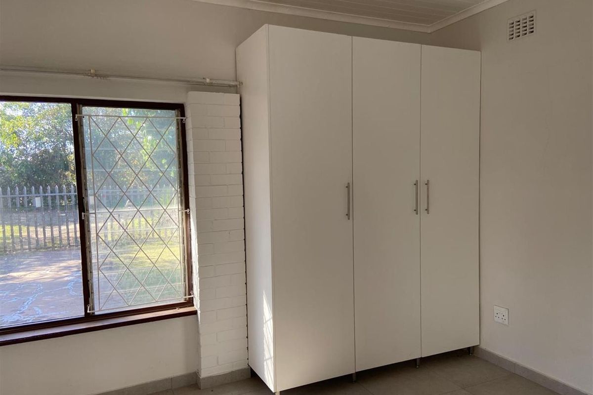 Cottage To Rent in Athlone Park, Amanzimtoti, KwaZulu Natal - Photo 5