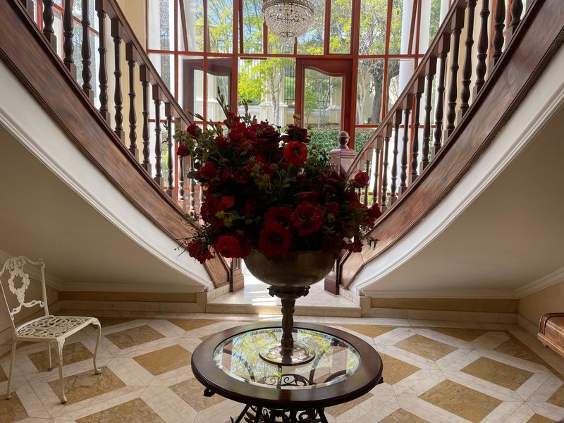 Luxury 2-Bedroom Apartment with Pool Views (301) - Photo 5