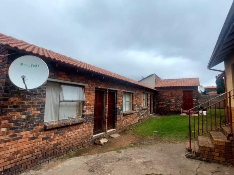 House For Sale in Tasbet Park Ext 1, Tasbet Park, Witbank - Photo 2