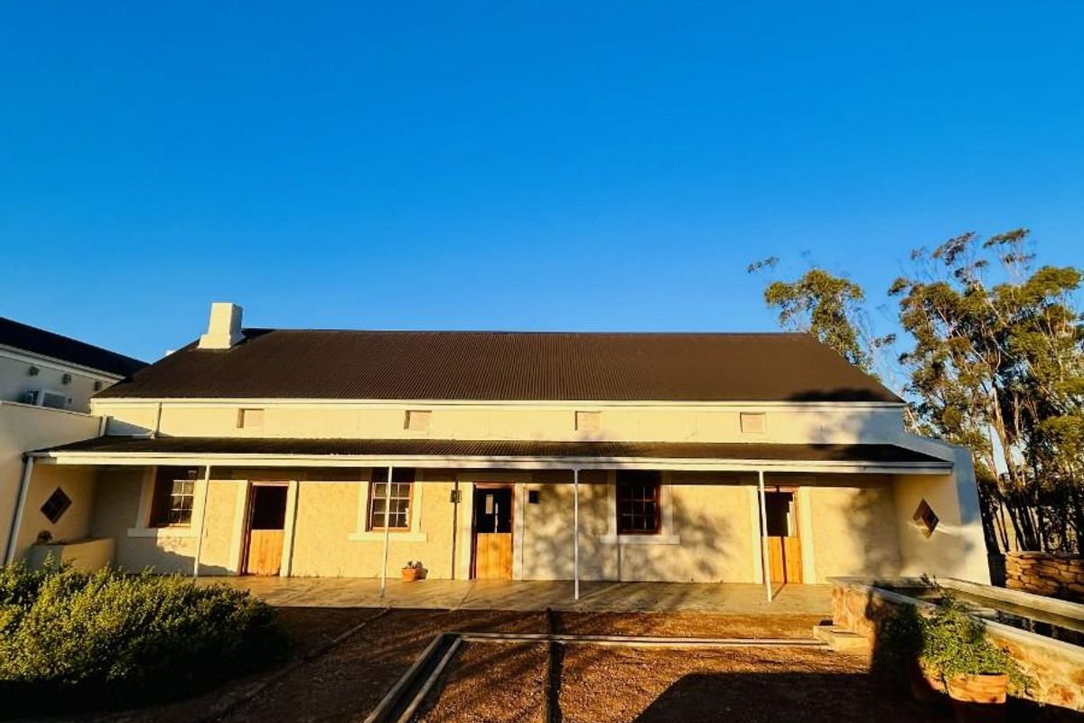 Luxury Farm Villa Ideal for Horse and Country Living - Photo 3