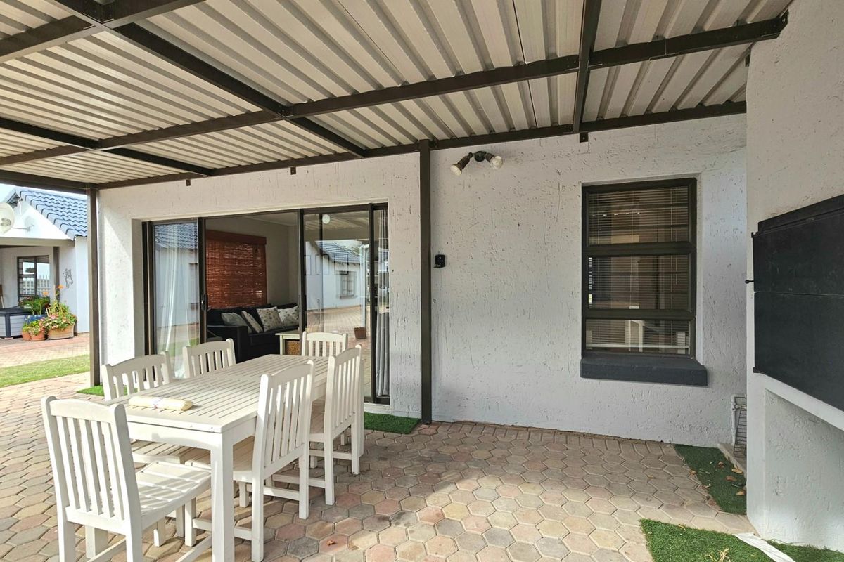 Duplex For Sale in Diaz Beach, Mossel Bay - Photo 4