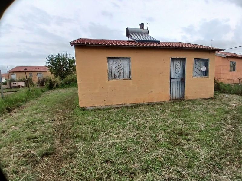 House For Sale in Kwamathukuza, Newcastle, KwaZulu Natal - Photo 1