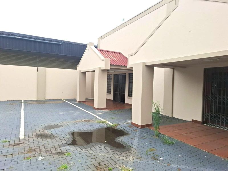 Commercial Office Space To Let - Photo 6