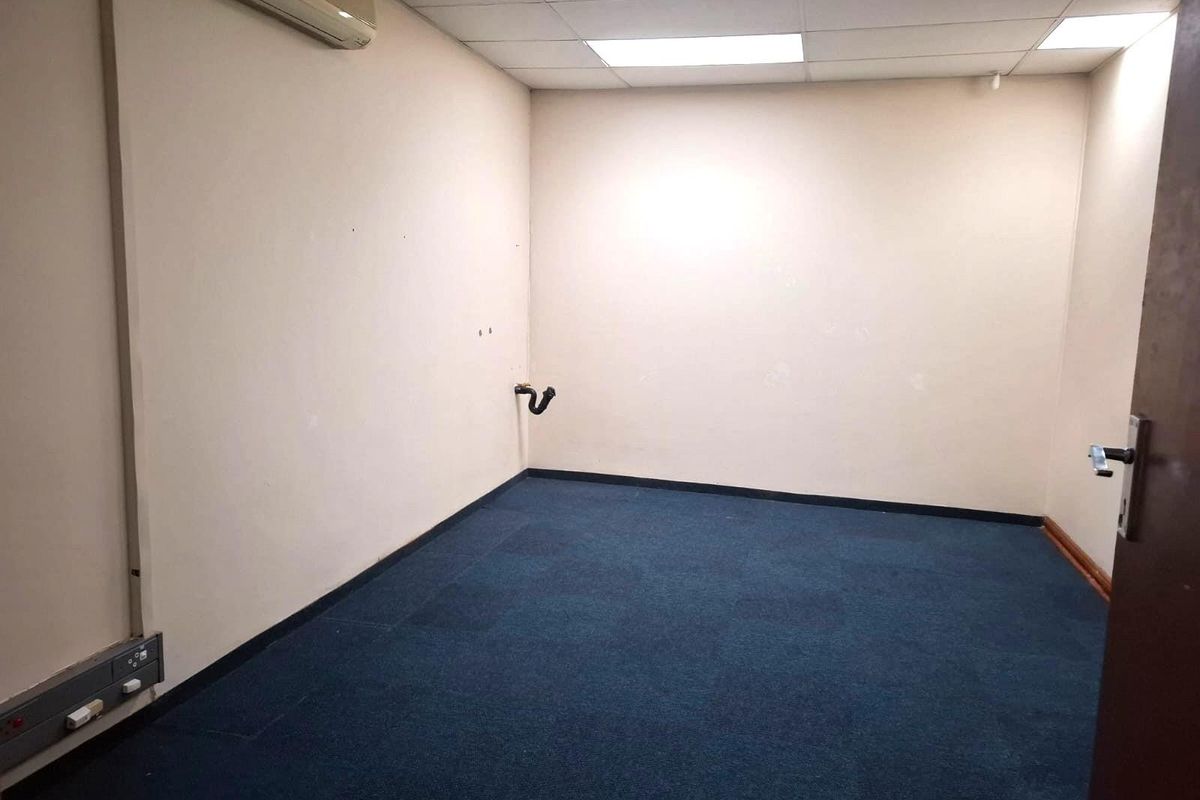 Commercial Office Space To Let - Photo 2