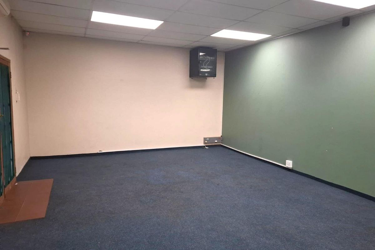 Commercial Office Space To Let - Photo 3