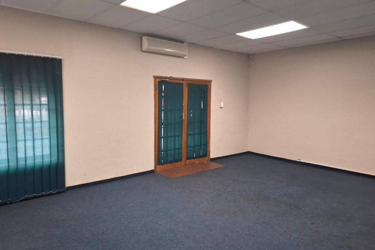 Commercial Office Space To Let - Photo 5