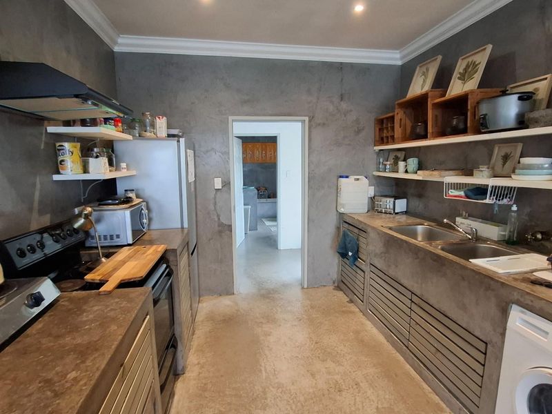 SHELLY BEACH STUNNING PROPERTY IN A SAFE ESTATE - Photo 4