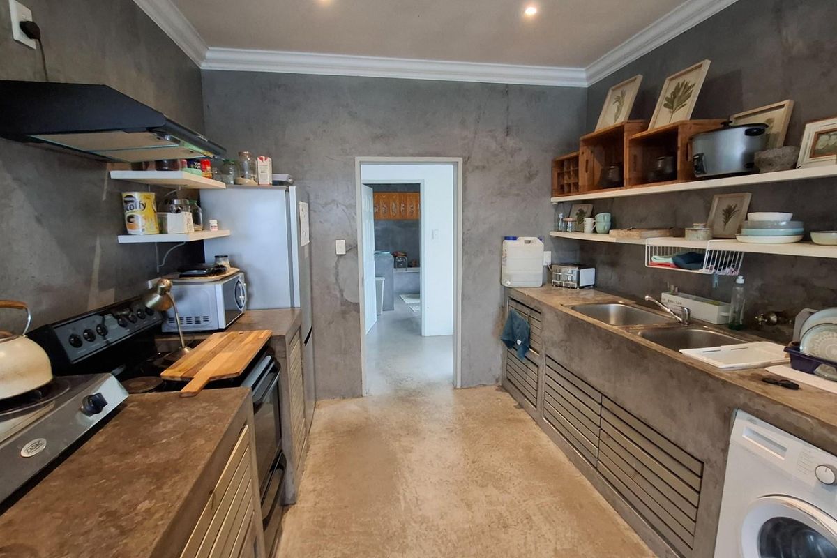 SHELLY BEACH STUNNING PROPERTY IN A SAFE ESTATE - Photo 4
