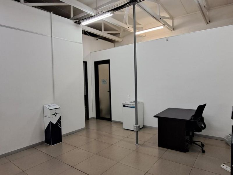 Commercial Office To Let - Photo 6