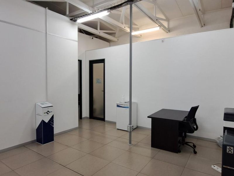 Commercial Office To Let - Photo 5