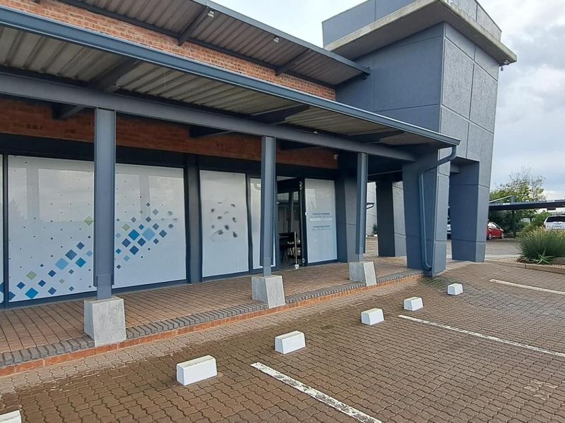 Commercial Office To Let - Photo 2