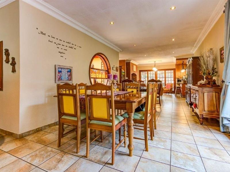 House For Sale in Van Riebeeck Park, Kempton Park - Photo 3