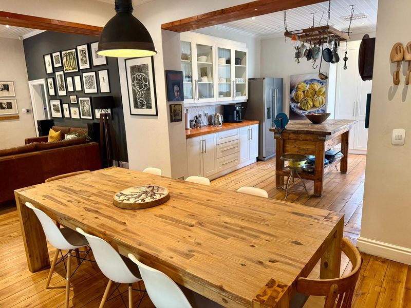 Victorian Elegance with modern upgrades - Photo 10