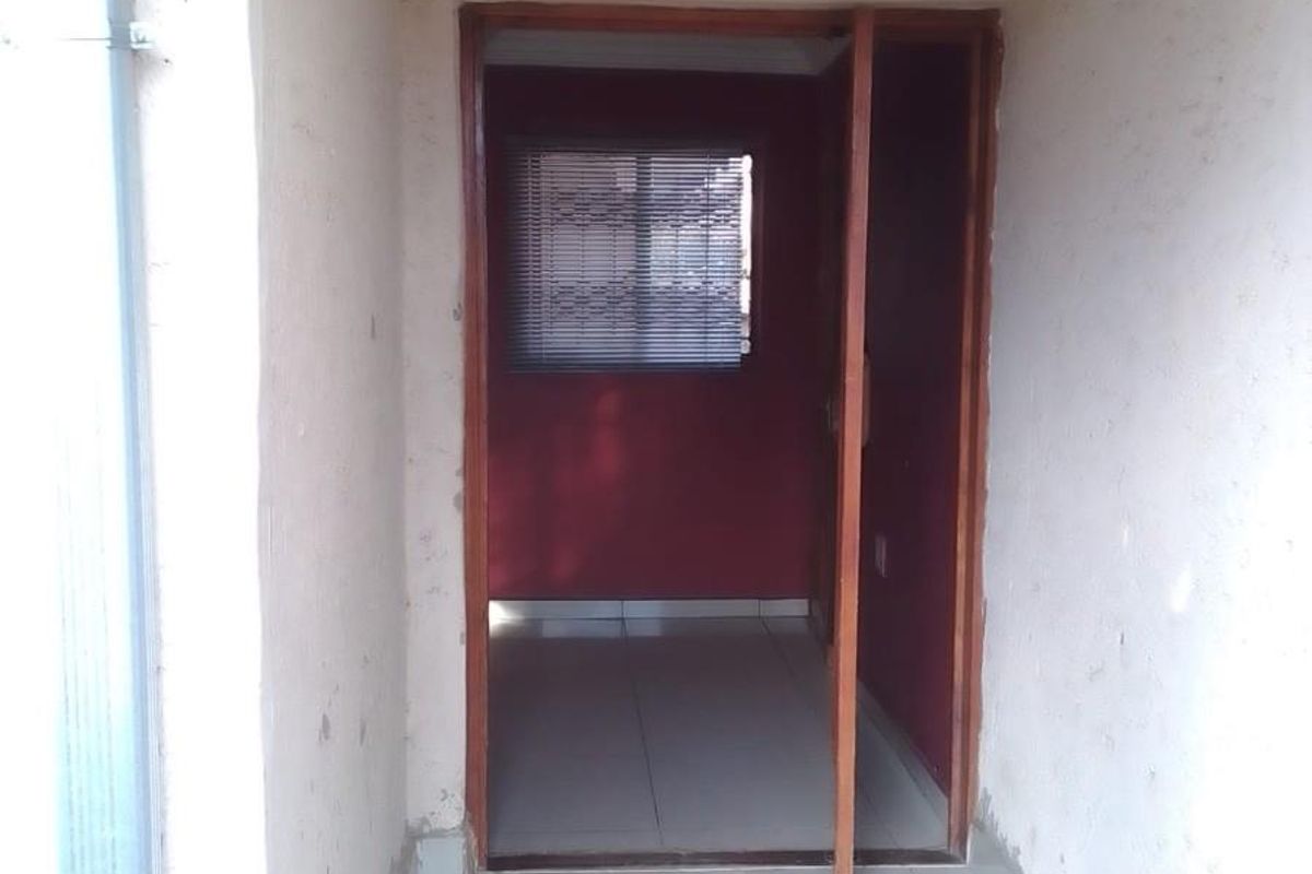 House For Sale in Seshego 9B, Polokwane - Photo 5