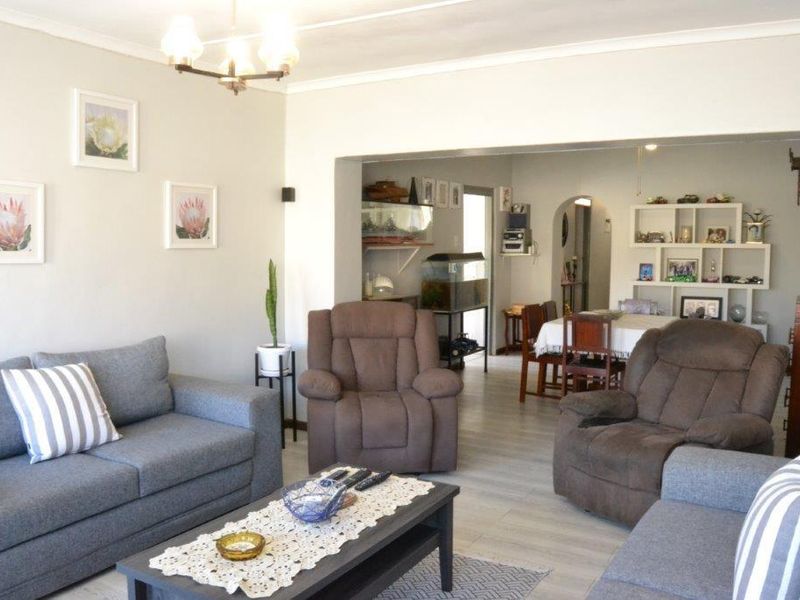 Modern Old Lady - 200 sqm house in Porterville on 957 sqm erf - Photo 5