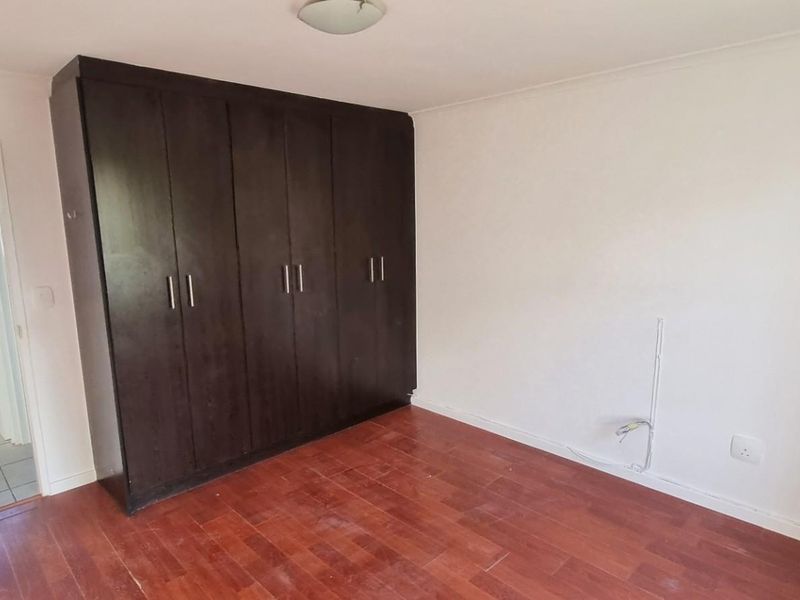 Light bright 2 bed ground floor apartment - Melkbos.  Avail 1 July - Photo 6