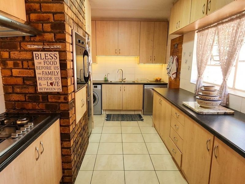 House For Sale in Atlasville, Boksburg - Photo 5
