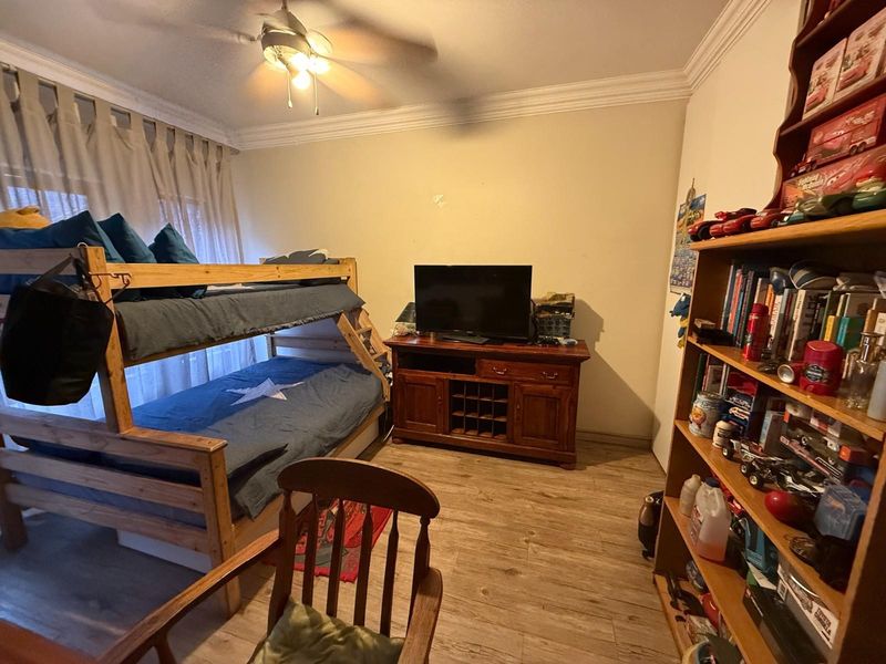 House On Auction in Waverley, Pretoria - Photo 4