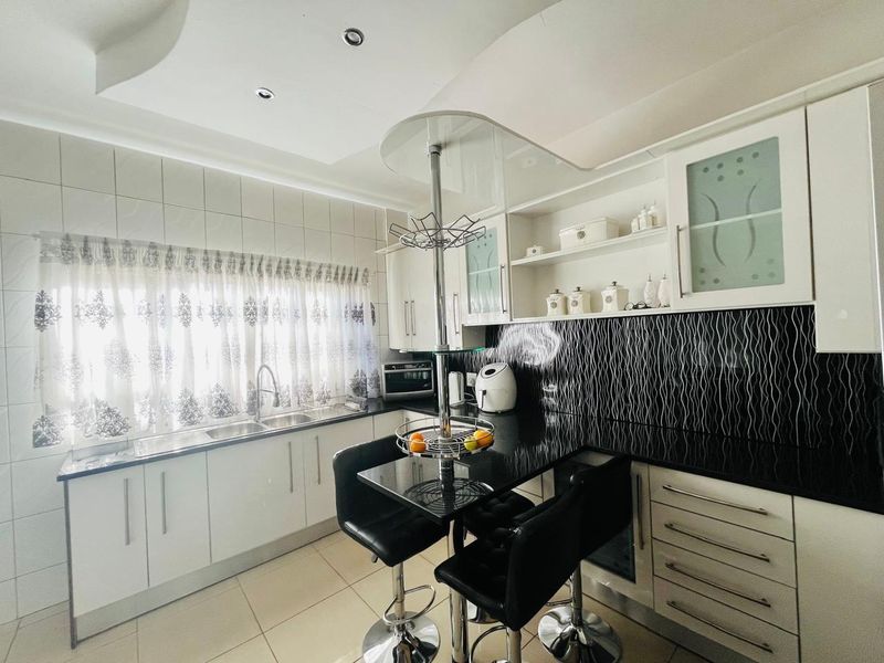 House To Rent in Magaliesberg Country Estate, Amandasig, Akasia - Photo 3