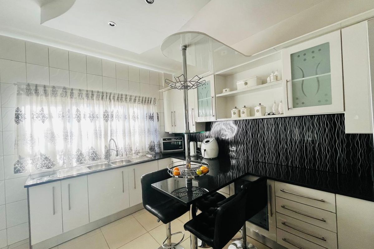 House To Rent in Magaliesberg Country Estate, Amandasig, Akasia - Photo 3