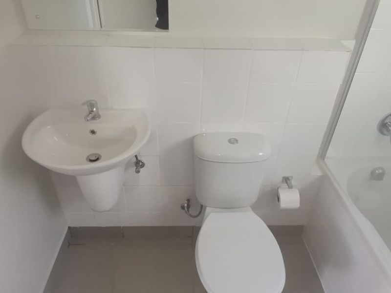 3 Bedroom Semi Detached Dbl Story House For Sale - Photo 10