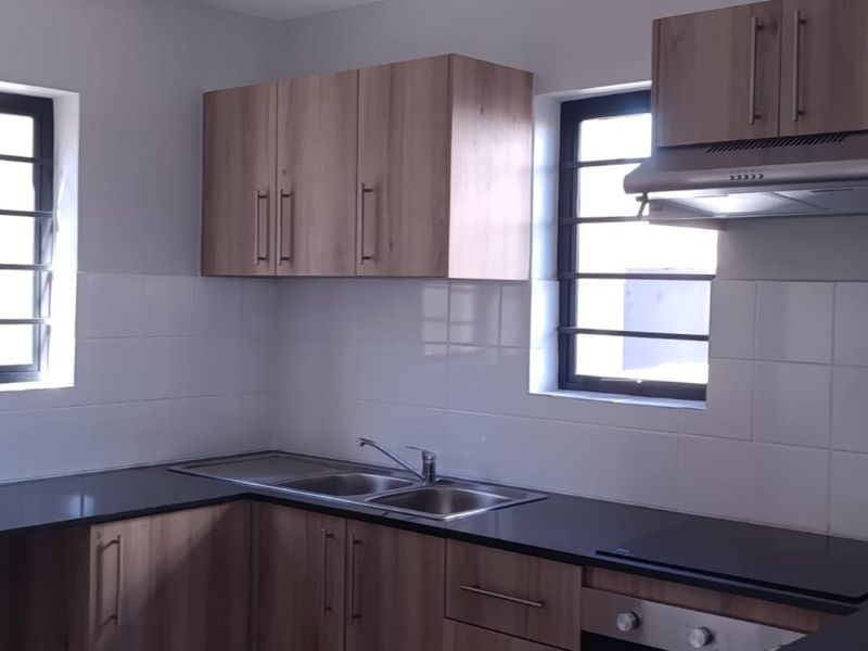 3 Bedroom Semi Detached Dbl Story House For Sale - Photo 6