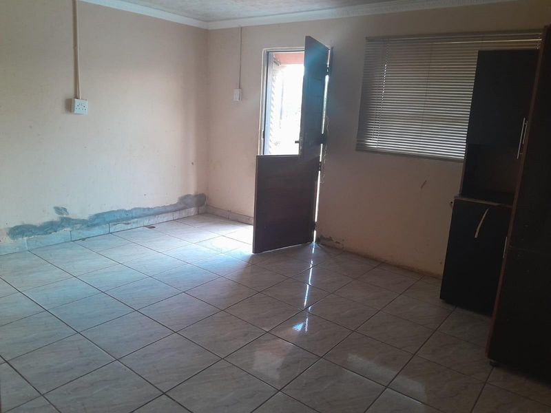 2 bedroom HouseFor Sale in Polokwane Rural, Kwena Moloto - Photo 7