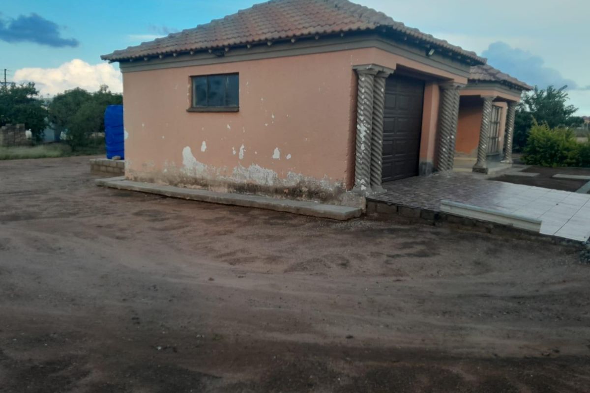 2 bedroom HouseFor Sale in Polokwane Rural, Kwena Moloto - Photo 2