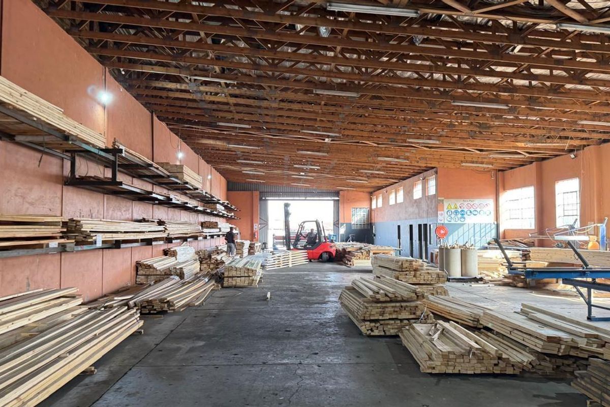 Industrial Workshop For Sale - Photo 4