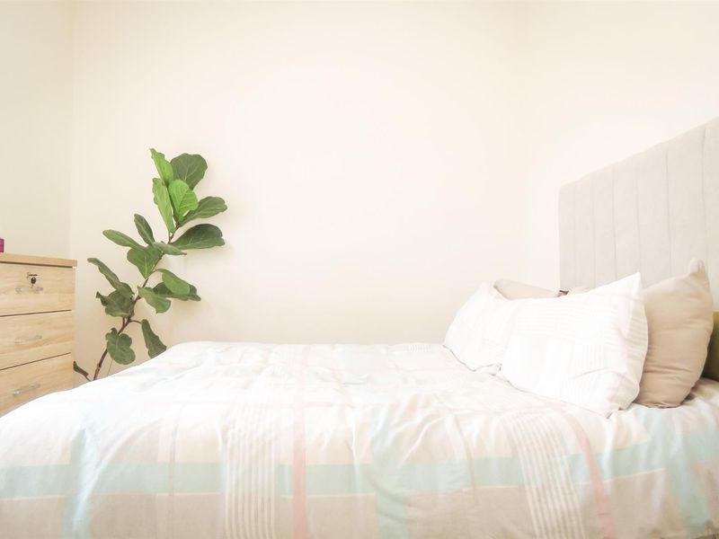 Secure 2-Bedroom Apartment To Rent | Prime Location Near MyCiTi - Photo 8