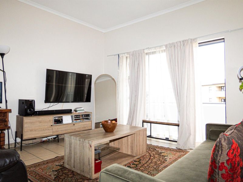 Secure 2-Bedroom Apartment To Rent | Prime Location Near MyCiTi - Photo 3