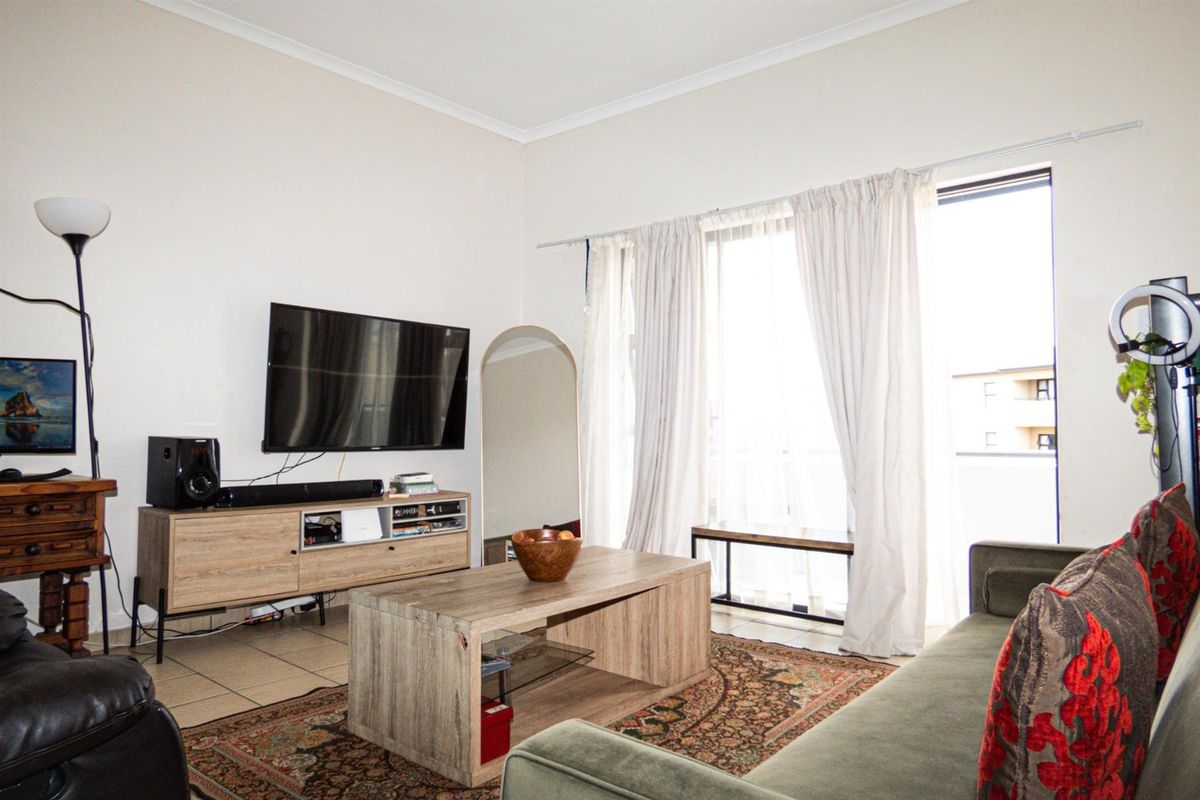 Secure 2-Bedroom Apartment To Rent | Prime Location Near MyCiTi - Photo 3