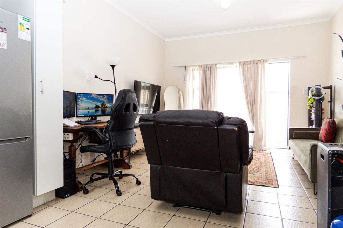 Secure 2-Bedroom Apartment To Rent | Prime Location Near MyCiTi - Photo 4