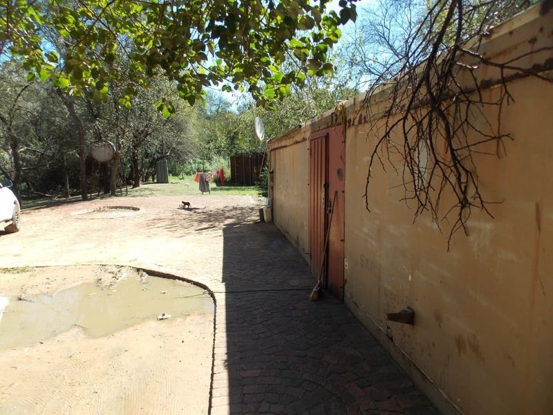 Farm for sale with a lot of opportunities and fishing chalets next to the Vaal River. - Photo 7
