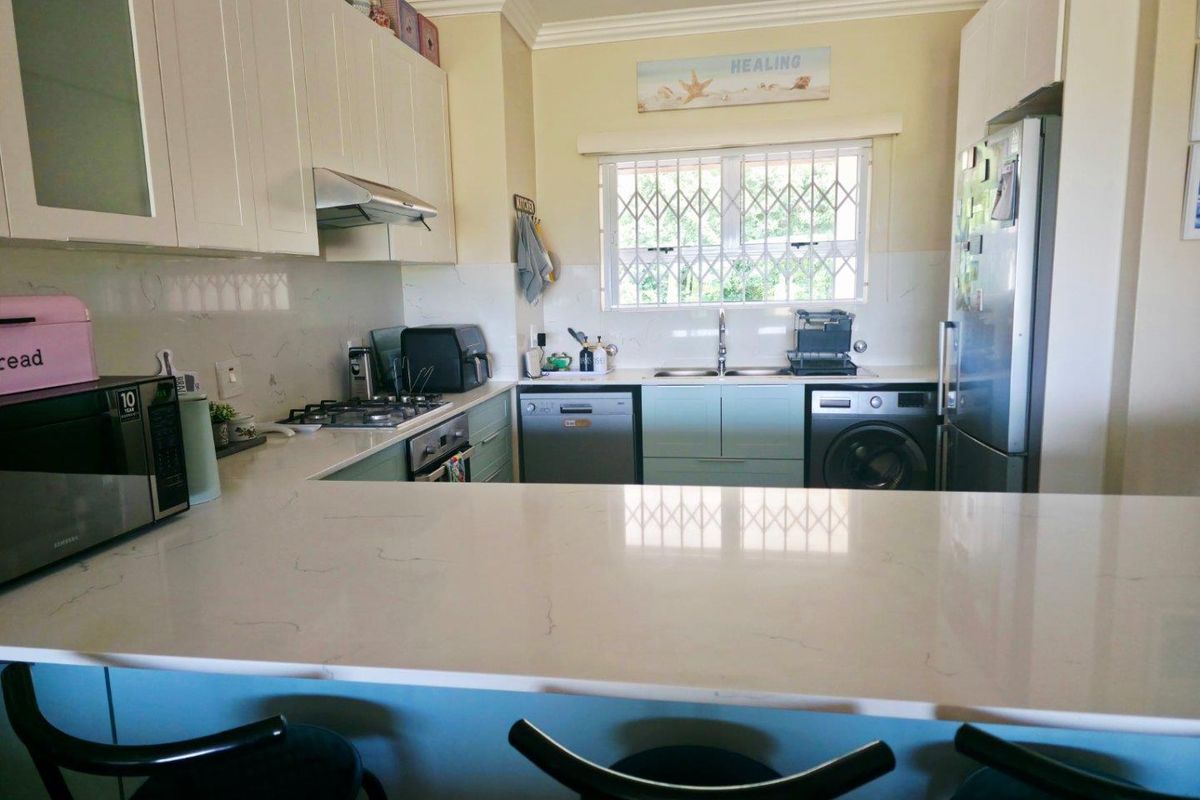 Apartment For Sale in Willard Beach, Ballito, KwaZulu Natal - Photo 2